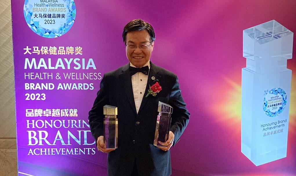 Total Swiss 八馬公司第一名品牌譽滿全球 王博士成都演講引迴響、吉隆坡獲頒兩項健康大獎