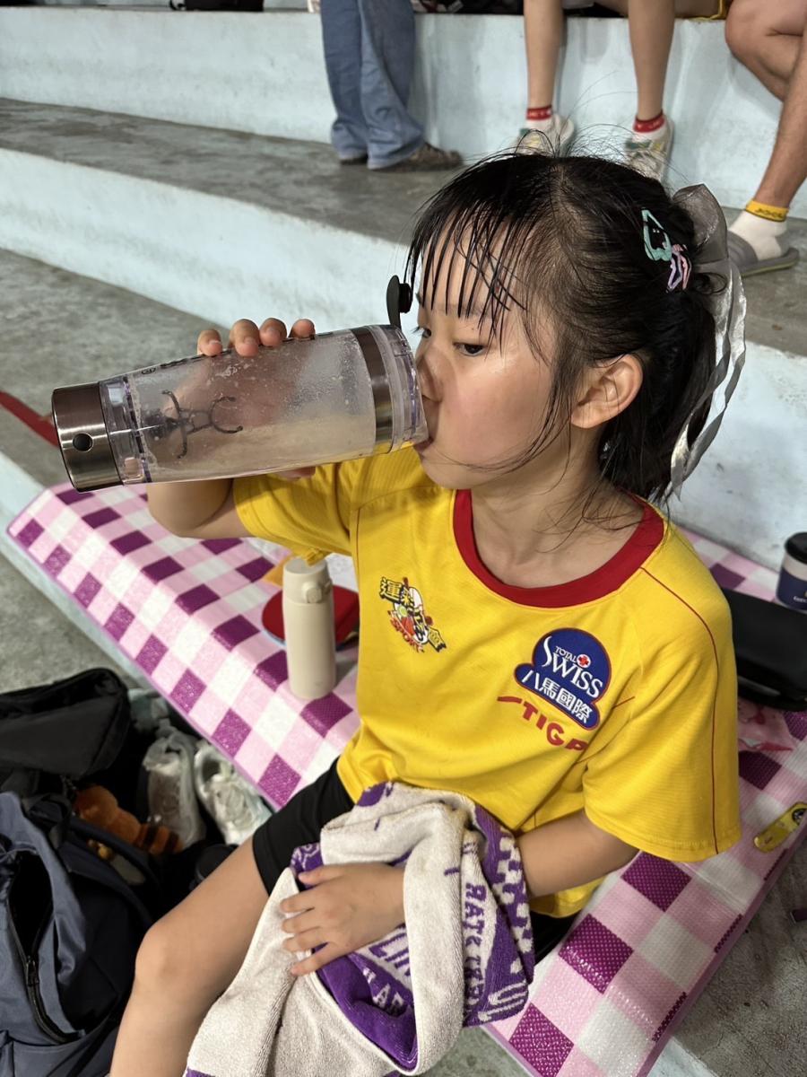 4千3百好手鏖戰1萬3千回合，Total Swiss 11歲桌球小將張睿儀勇奪少年桌球單打冠軍，見證三冠王無敵產品力圖細胞營養之1