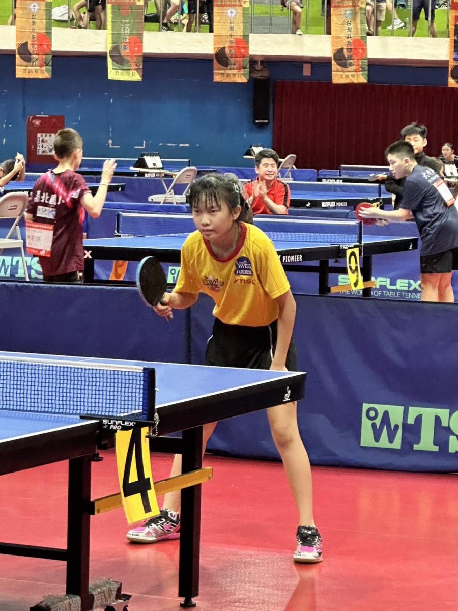 4千3百好手鏖戰1萬3千回合，Total Swiss 11歲桌球小將張睿儀勇奪少年桌球單打冠軍，見證三冠王無敵產品力圖細胞營養之2