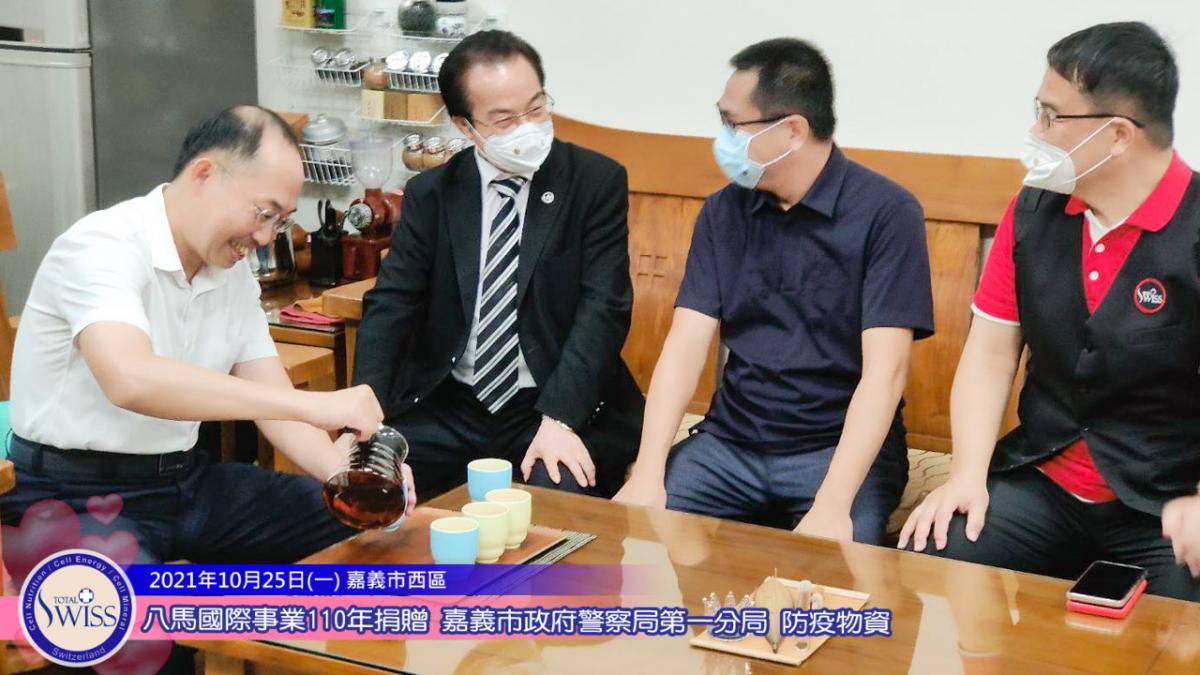 王博士再回故鄉挺員警 捐精油傳健康 嘉市第一分局熱烈迴響圖細胞營養之4