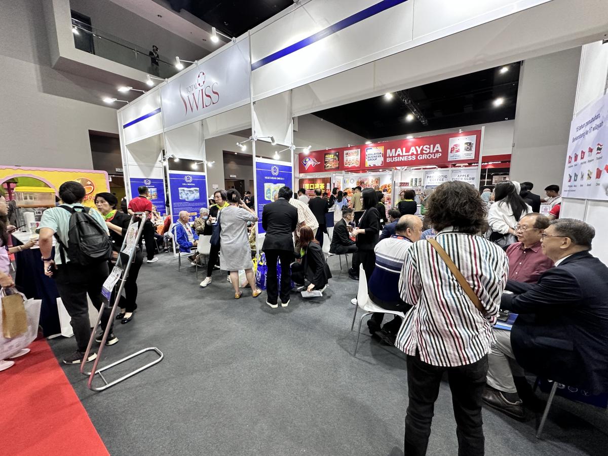 2025年馬來西亞國際清真展Day2，新、馬、印夥伴開掛發力，試喝人潮、入會新人雙雙倍增圖細胞營養之6