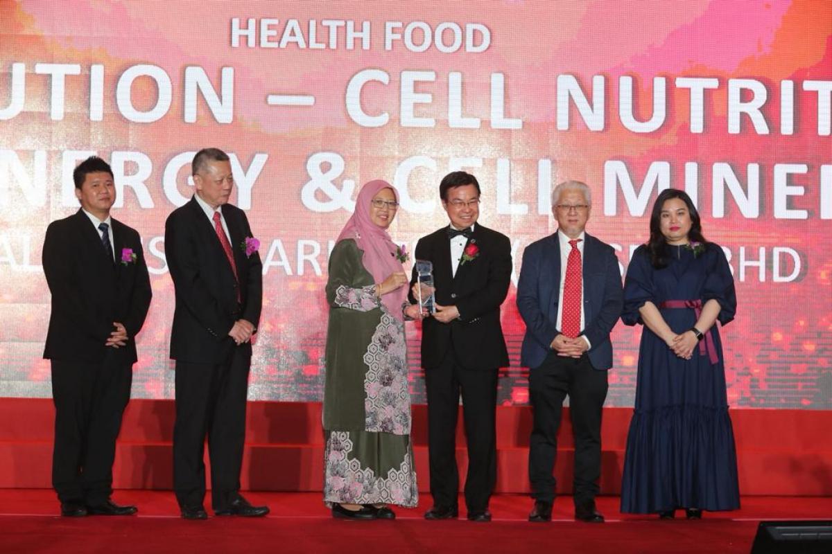 Total Swiss第一名品牌譽滿全球 王博士成都演講引迴響、吉隆坡獲頒兩項健康大獎圖細胞營養之8