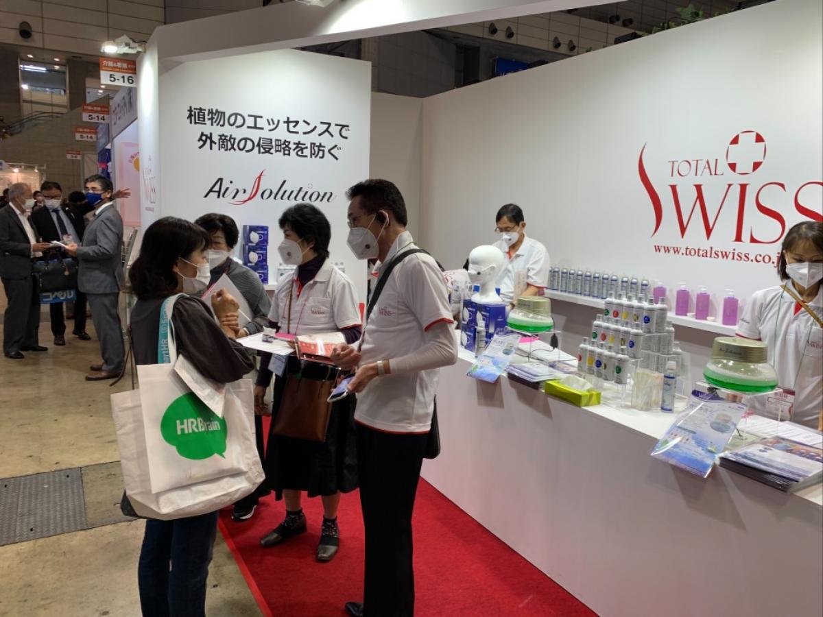 東京醫療護理綜合展覽 Day2， TBS來助陣，名記者來採訪 Total Swiss品牌印象迅速加溫圖細胞營養之2