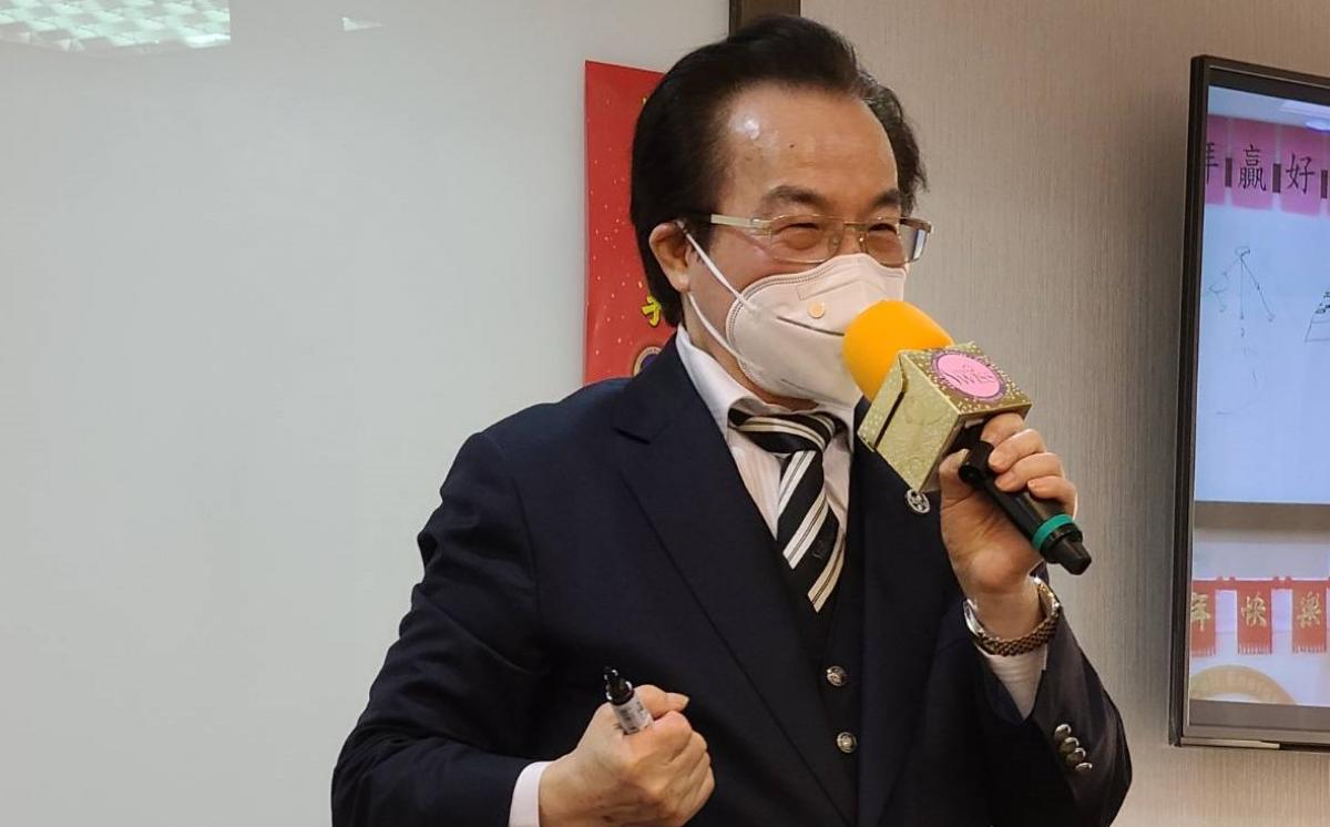 新春團拜贏新年 Total Swiss台中公司超級星期四 士氣如虹圖細胞營養之1